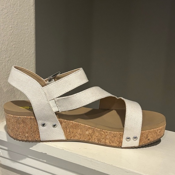 Volatile Women’s Biloxi Ivory/Tan Wedge Strap Sandals Size 11 PV118 Ivory NIB - Picture 5 of 10